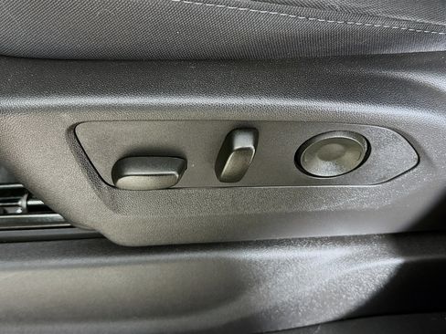 Used 2025 Chevrolet Silverado 1500 Custom Trail Boss image 24