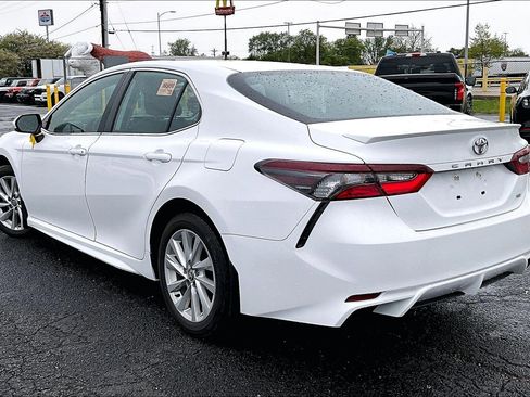 Used 2024 Toyota Camry SE FWD image 5
