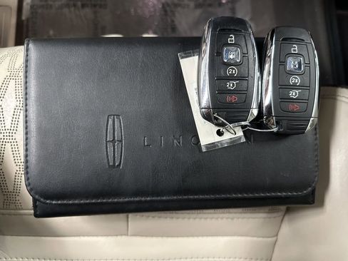 Used 2019 Lincoln Navigator L Black Label w/ Cargo Package image 44