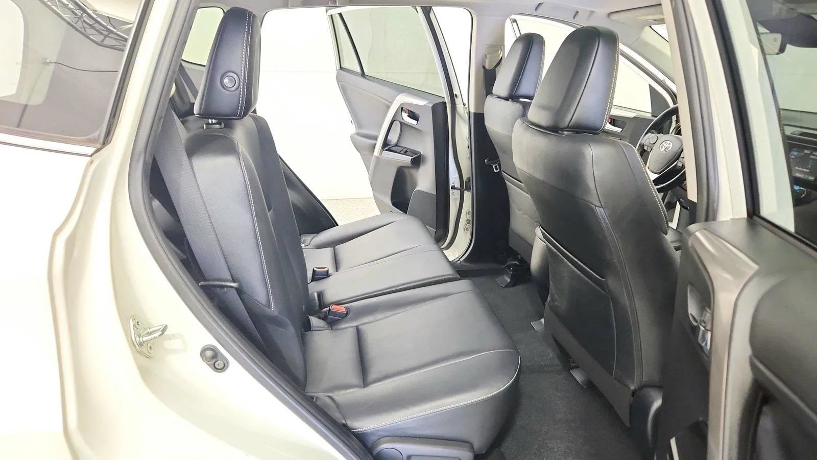 Used 2018 Toyota RAV4 Limited w/ All Weather Liner Package AWD/4WD image 28