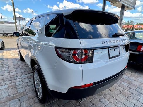 Used 2019 Land Rover Discovery Sport SE AWD/4WD image 7