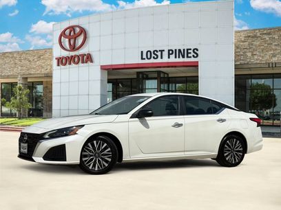 Used 2025 Nissan Altima 2.5 SV
