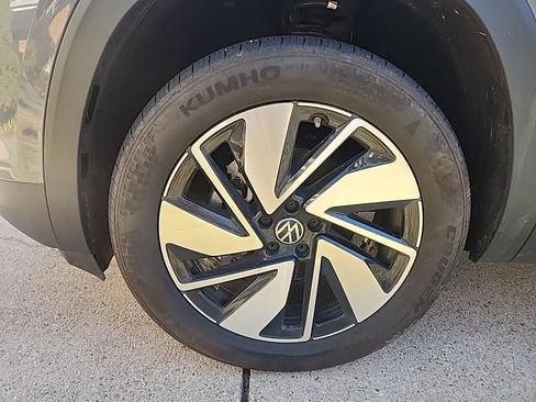 Certified 2025 Volkswagen Atlas SEL image 15