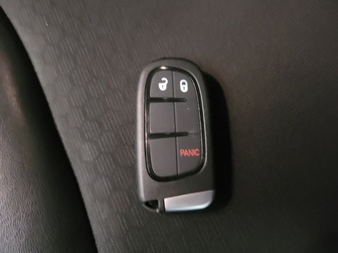 Used 2020 Jeep Cherokee Latitude Plus FWD image 32