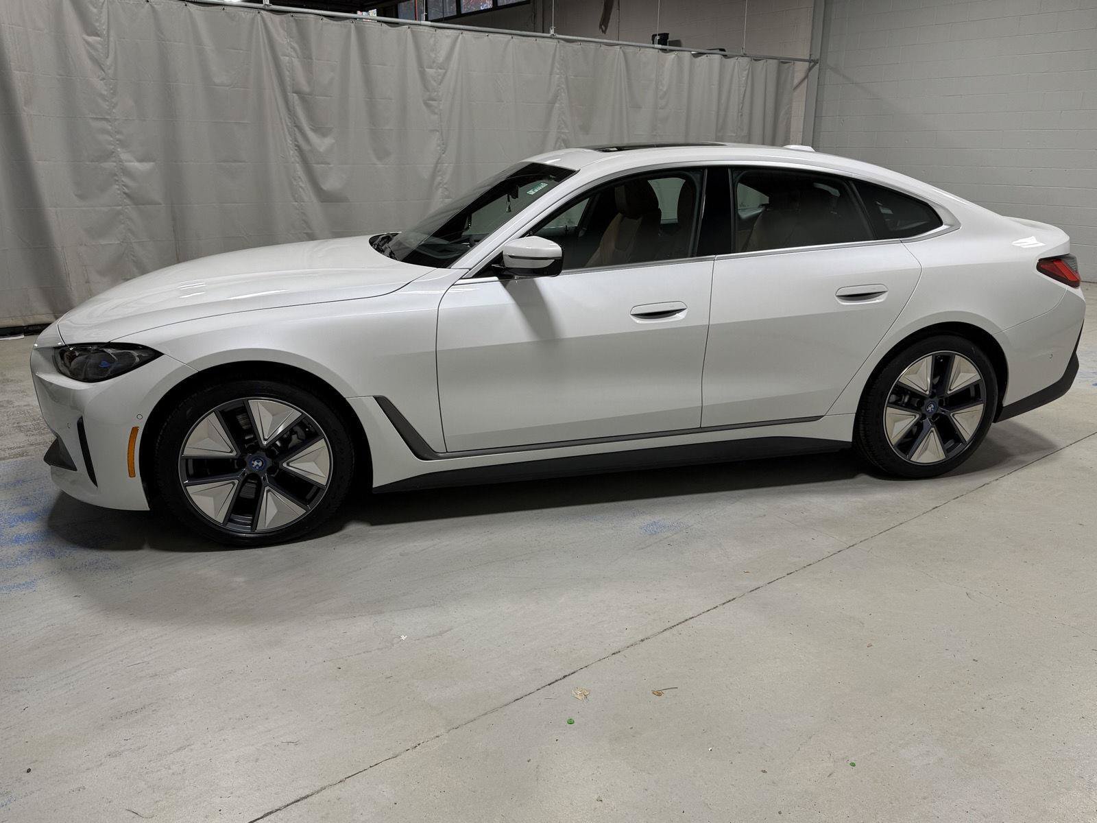 Used 2024 BMW i4 xDrive40i w/ Premium Package AWD/4WD image 17