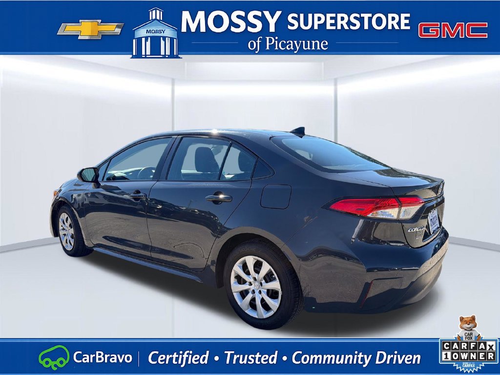 Used 2025 Toyota Corolla LE FWD image 4