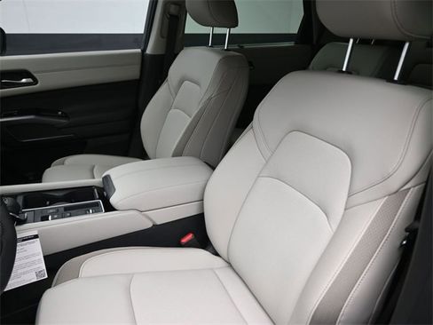 New 2026 Nissan Pathfinder SL w/ SL Premium Package image 19