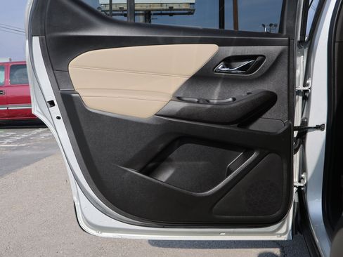 Used 2022 Chevrolet Traverse LS w/ LPO, Cargo Package image 28