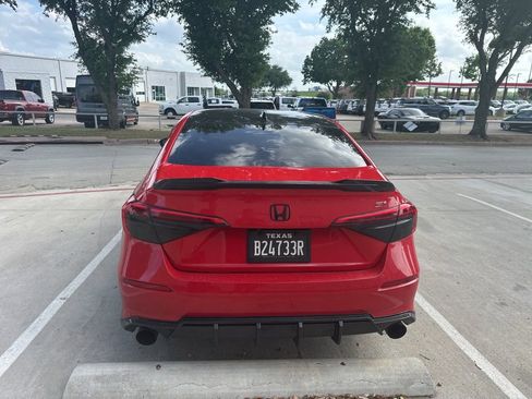 Used 2024 Honda Civic Si image 2