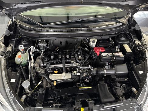 Used 2021 Nissan Kicks S image 11