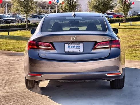 Used 2017 Acura TLX image 6