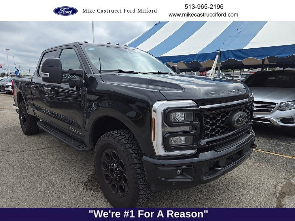 Used 2025 Ford F350 Lariat w/ Lariat Ultimate Package AWD/4WD image 3