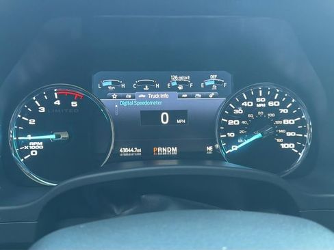 Certified 2022 Ford F450 Limited w/ FX4 Off-Road Package image 25