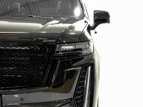Used 2024 Cadillac Escalade V w/ LPO, ONYX Package AWD/4WD image 47