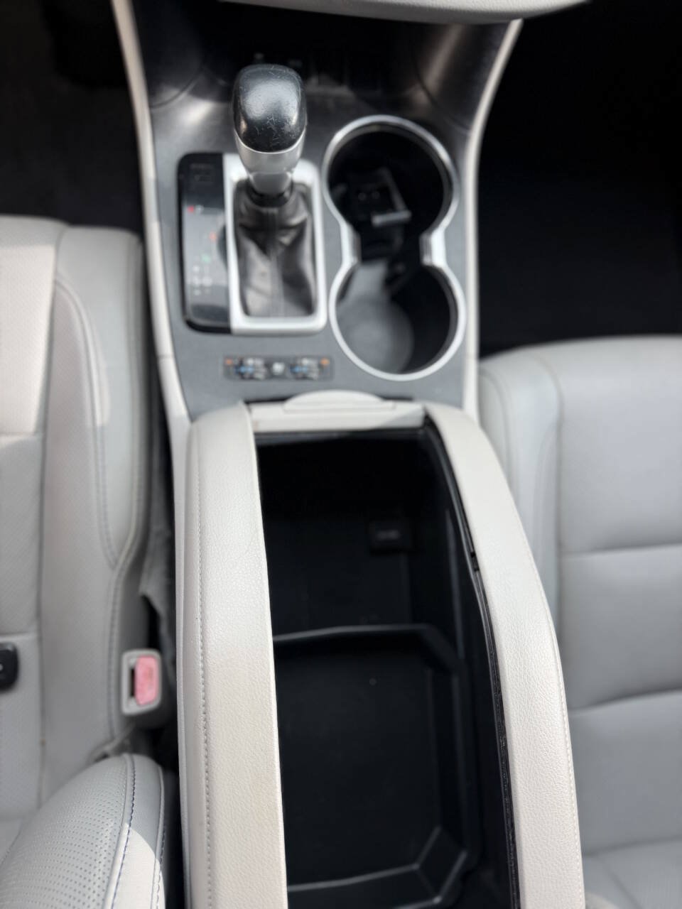 Used 2016 Toyota Highlander Limited w/ Driver Technology Package FWD image 20