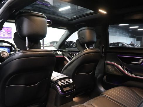 Used 2023 Mercedes-Benz S 500 4MATIC w/ AMG Line image 17