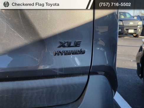 Used 2022 Toyota RAV4 XLE image 8