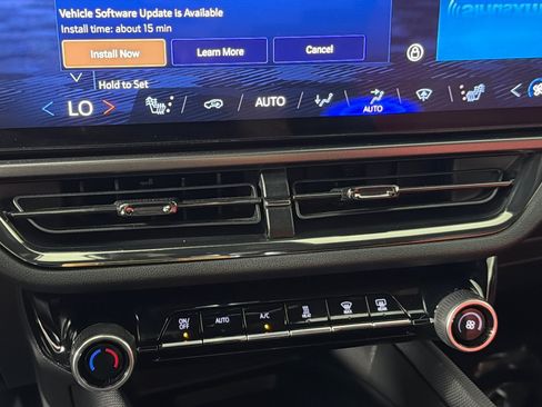 Used 2025 Chevrolet Equinox EV RS FWD image 19