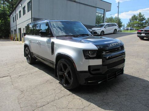 Used 2023 Land Rover Defender 110 X AWD/4WD image 7