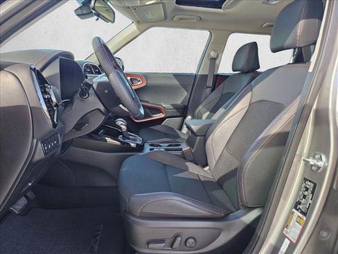 Used 2025 Kia Soul GT-Line w/ GT-Line Technology Package image 11