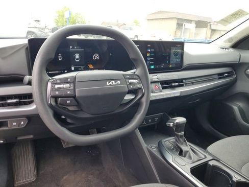 Used 2025 Kia K4 FWD image 12