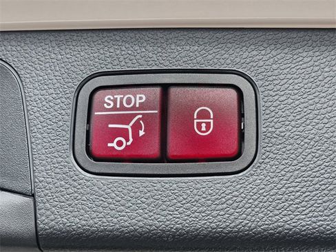 Certified 2020 Mercedes-Benz GLC 300 4MATIC image 18