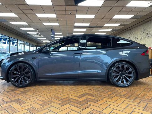 Used 2022 Tesla Model X image 7