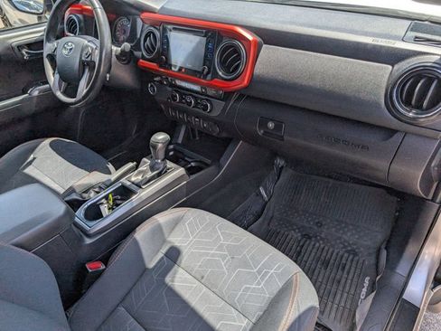 Used 2017 Toyota Tacoma TRD Sport RWD image 20