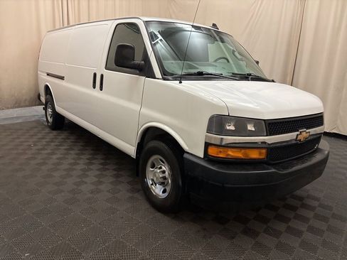 Used 2023 Chevrolet Express 3500 Extended w/ Driver Convenience Package image 4