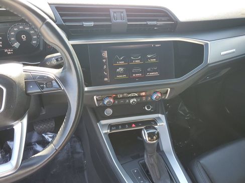 Used 2020 Audi Q3 2.0T Premium Plus w/ Premium Plus Package AWD/4WD image 24