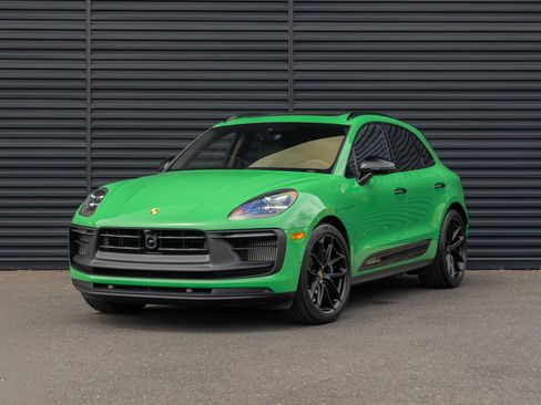Certified 2025 Porsche Macan GTS image 1