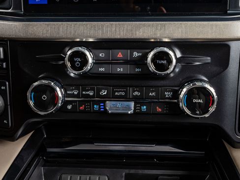 Used 2026 Ford F250 Platinum w/ Platinum Plus Package image 26