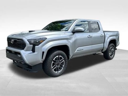 Certified 2024 Toyota Tacoma TRD Sport AWD/4WD image 1
