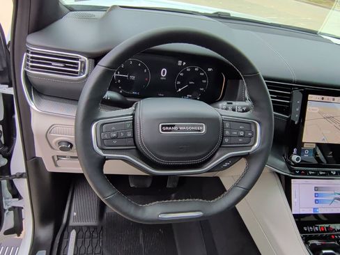 New 2026 Jeep Grand Wagoneer Summit AWD/4WD image 18