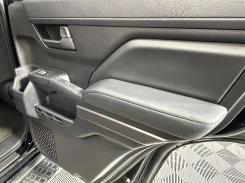 Used 2025 Toyota 4Runner SR5 image 28