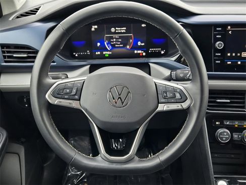 Used 2024 Volkswagen Taos SE image 14