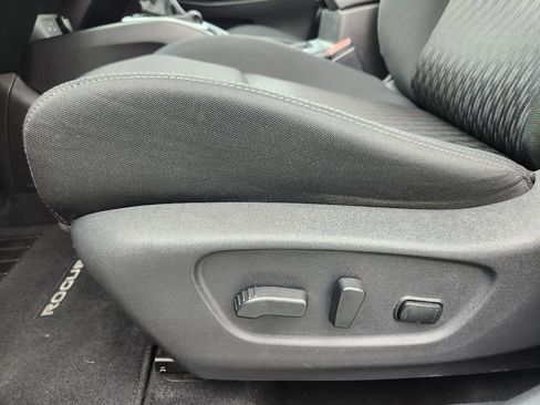 Used 2018 Nissan Rogue SV w/ Premium Package image 25