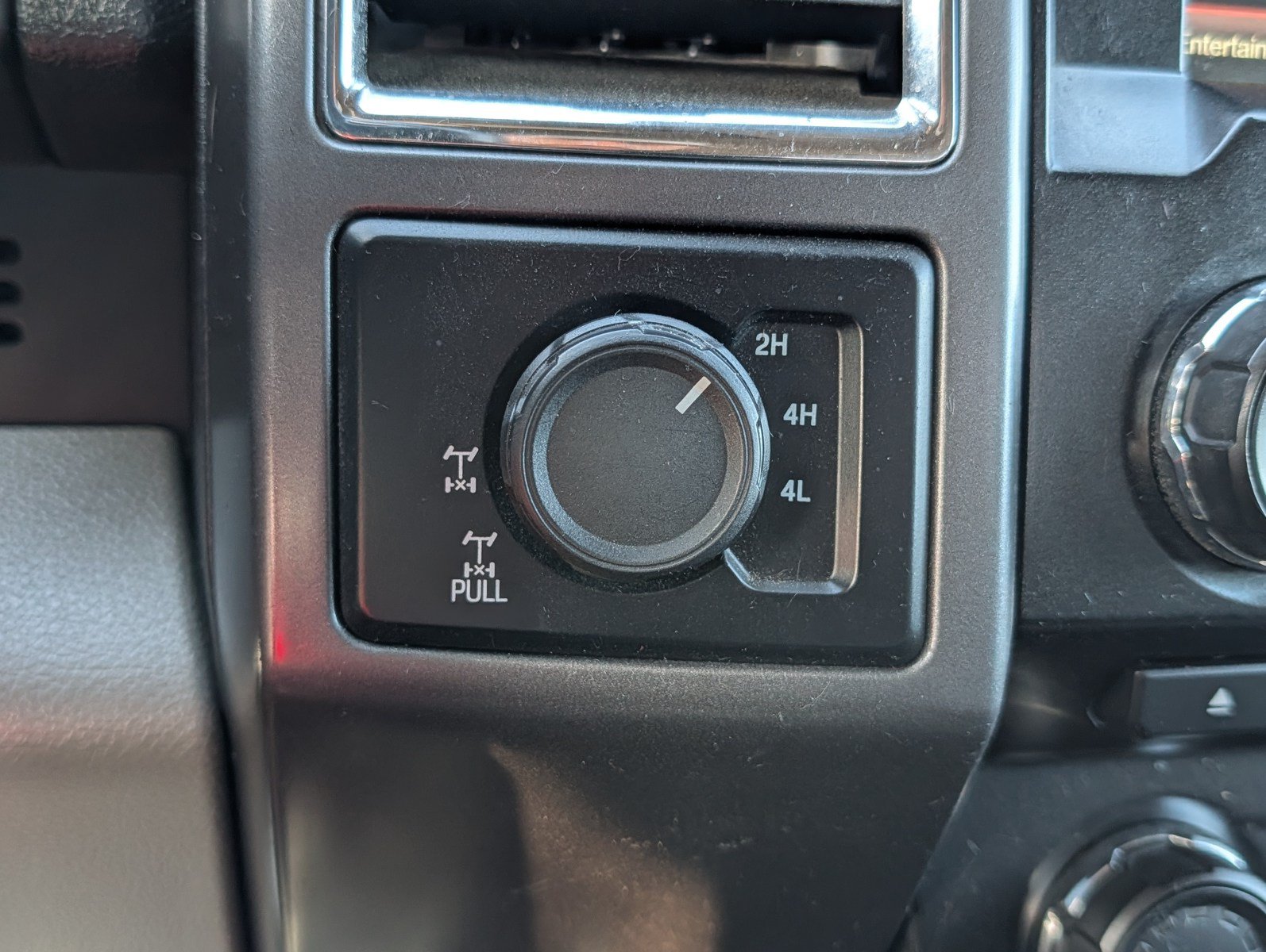Used 2015 Ford F150 XLT w/ Equipment Group 302A Luxury AWD/4WD image 28