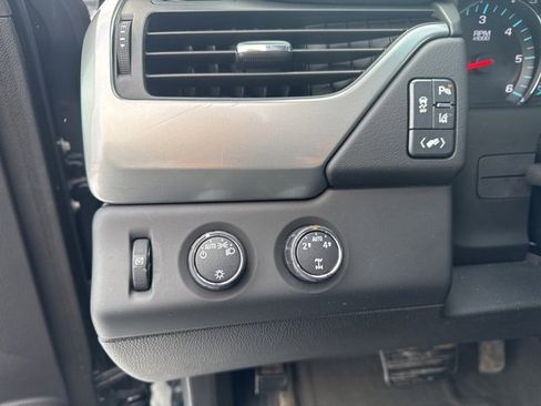 Used 2015 Chevrolet Tahoe LT image 12