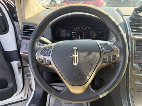 Used 2014 Lincoln MKX AWD w/ Equipment Group 102A image 21