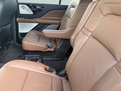 Used 2023 Lincoln Aviator Reserve w/ Equipment Group 201A AWD/4WD image 23