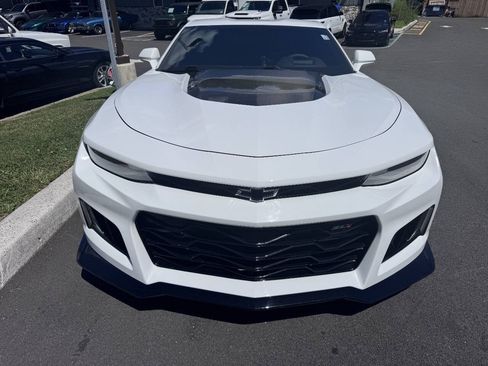 Used 2018 Chevrolet Camaro ZL1 RWD image 8