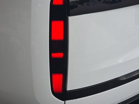 Certified 2025 Land Rover Range Rover SE AWD/4WD image 35