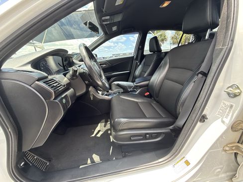 Used 2016 Honda Accord Sport image 17