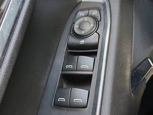 Used 2023 Chevrolet Silverado 1500 LT AWD/4WD image 17