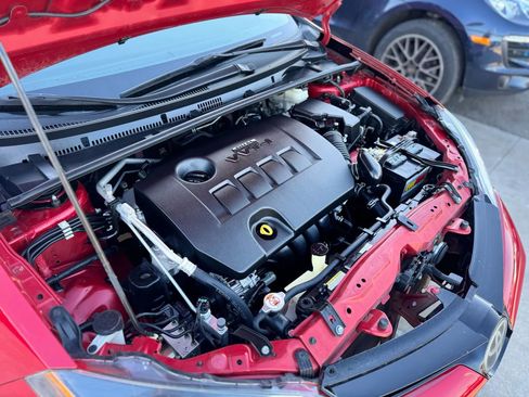 Used 2018 Toyota Corolla LE image 35