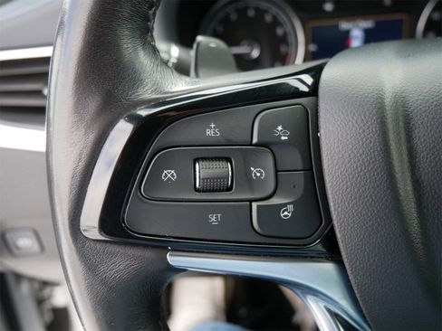 Used 2022 Buick Enclave Essence w/ Sport Touring Edition image 27