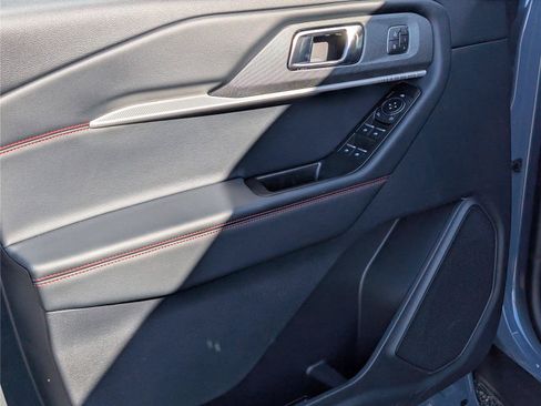 New 2026 Ford Explorer ST-Line w/ ST-Line Street Pack RWD image 17