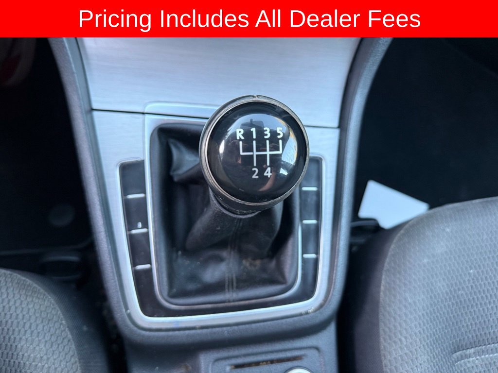 Used 2017 Volkswagen Golf S FWD image 11