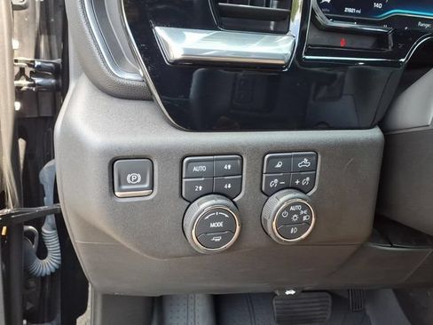 Used 2024 Chevrolet Silverado 1500 High Country w/ High Country Premium Package AWD/4WD image 24